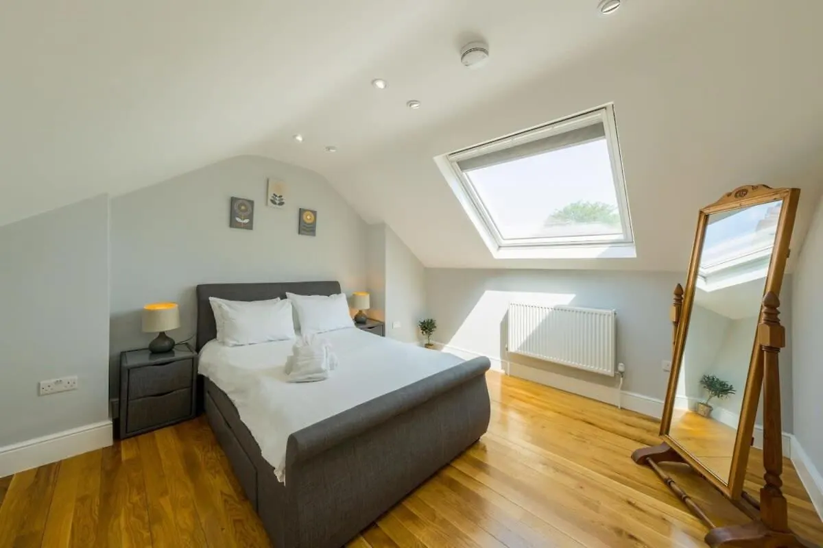 North Street - 2 Bedroom Apartment - Hopewell Bristol United Kingdom